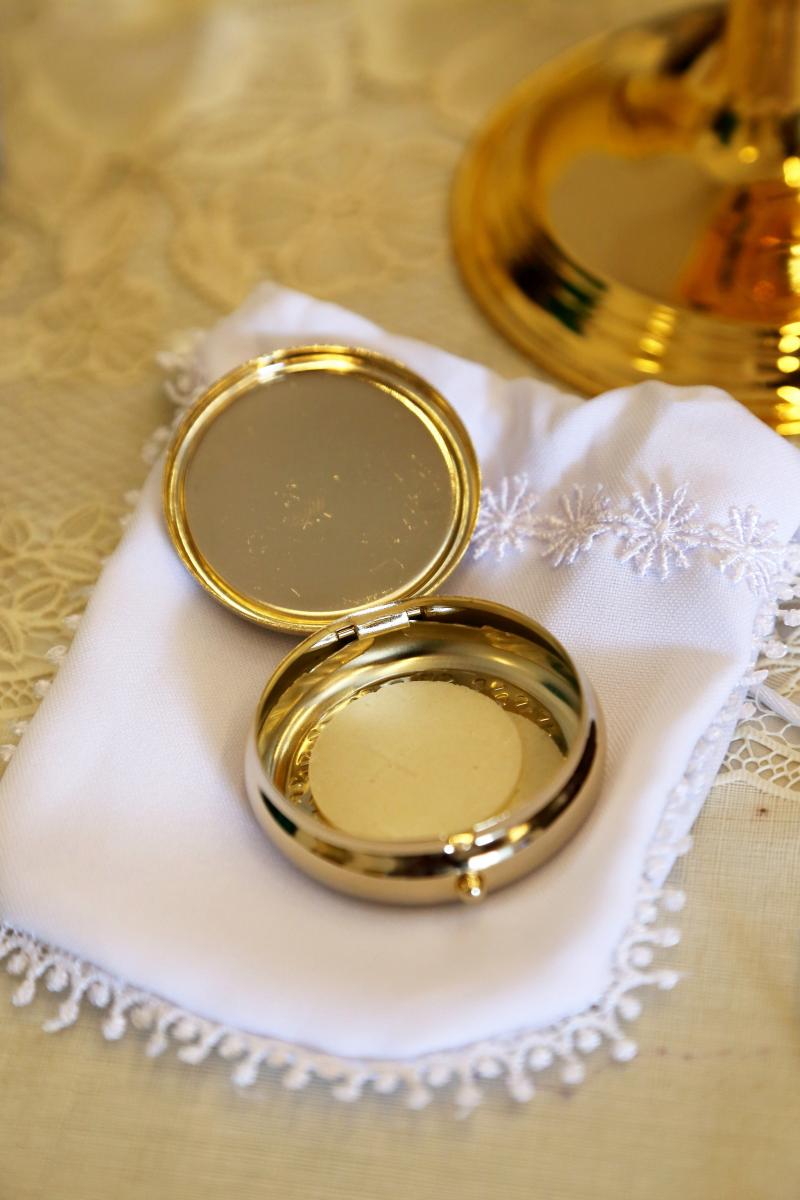 eucharist 706654 by james chan cc0 gemeinfrei pixabay pfarrbriefservice